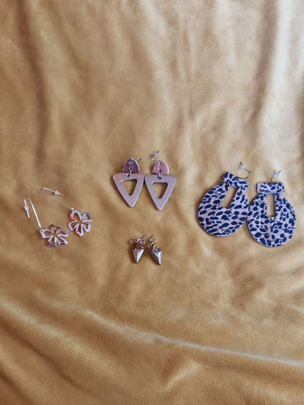 Gold Tone Pink & Gold Women's Earring Set - Versatile Fashion Jewelry